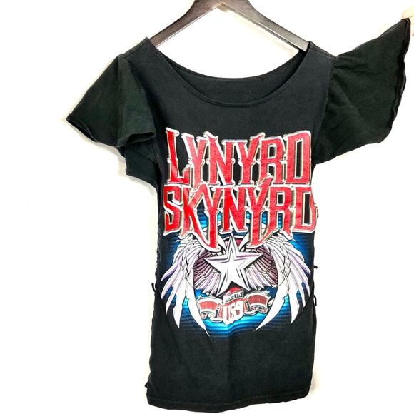 Black Lynyrd Skynyrd Concert Tee Size Med/Lrg - Picture 3 of 4